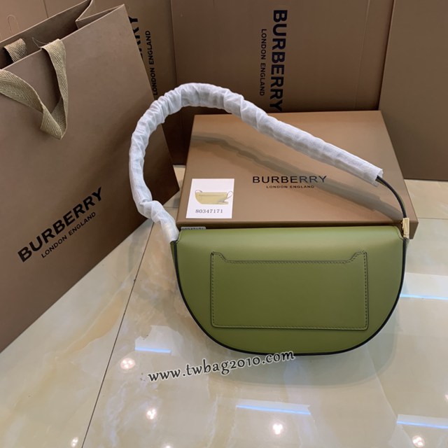 Burberry專門店新款小號最新時秀裝款肩背女包 巴寶莉皮革弧形腋下包 yxb1268